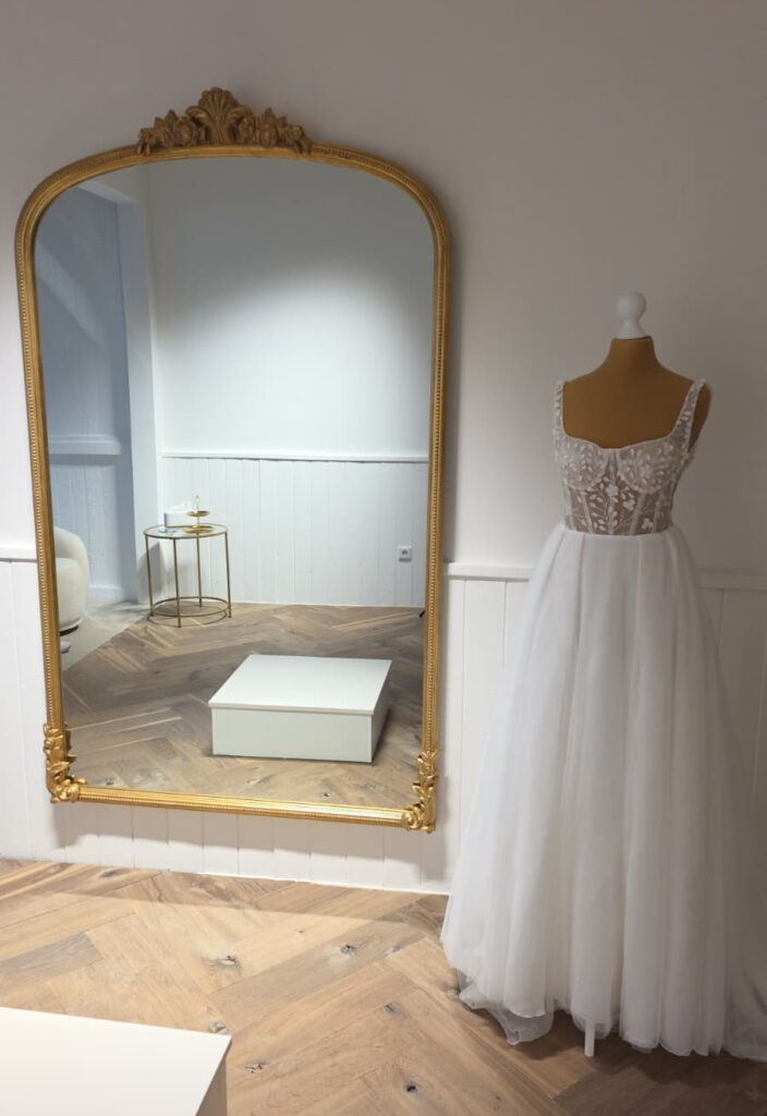 PHOTO 2025 08 25 17 04 05 4 E1756485801852 704x1024